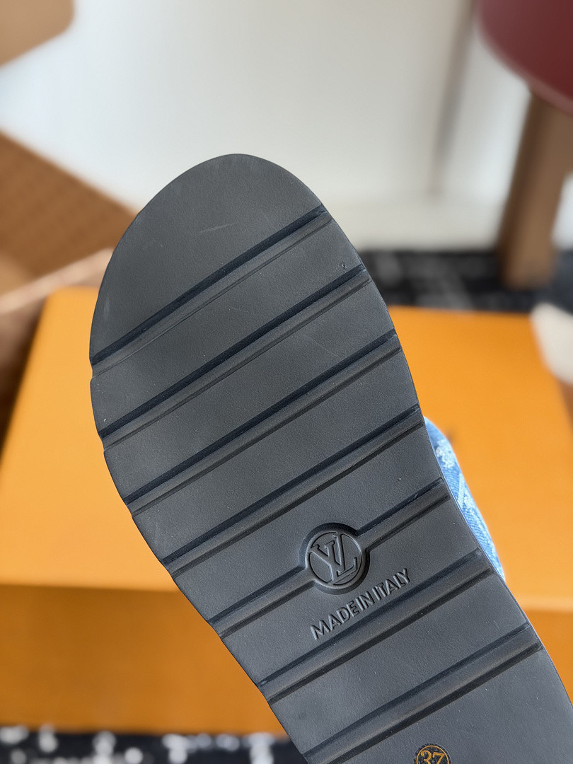 L*V Slides LVS-032
