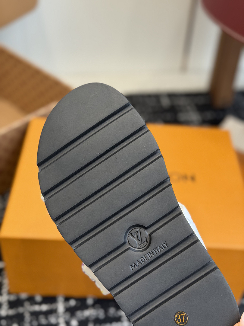L*V Slides LVS-036