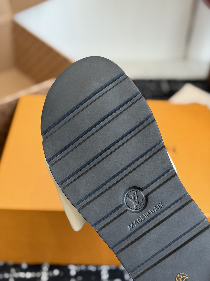L*V Slides LVS-038