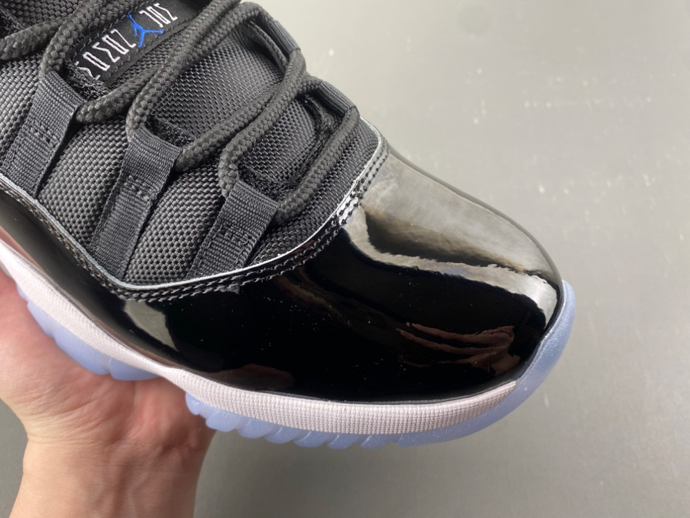 Air Jordan 11 CT8012-900