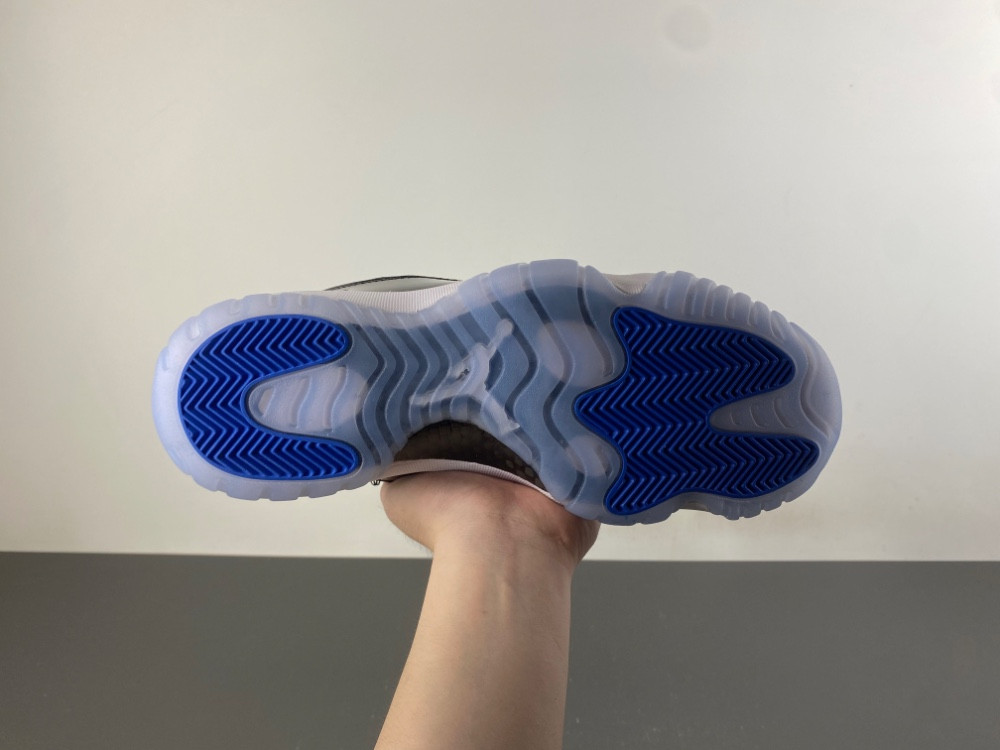 Air Jordan 11 CT8012-900