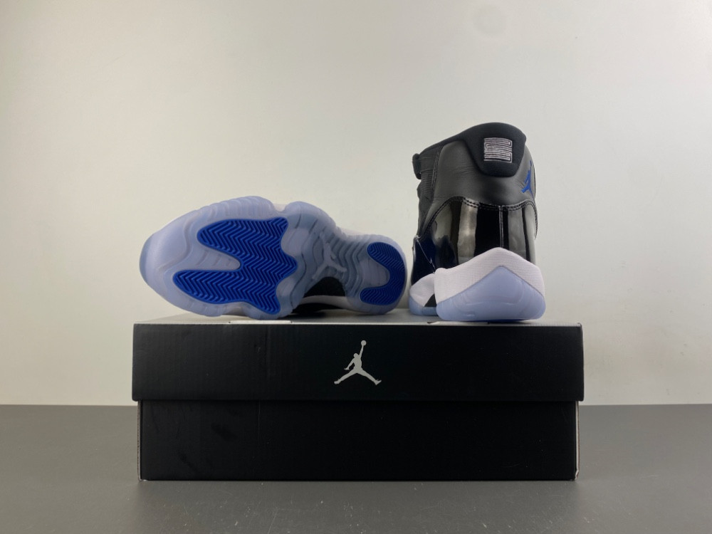 Air Jordan 11 CT8012-900