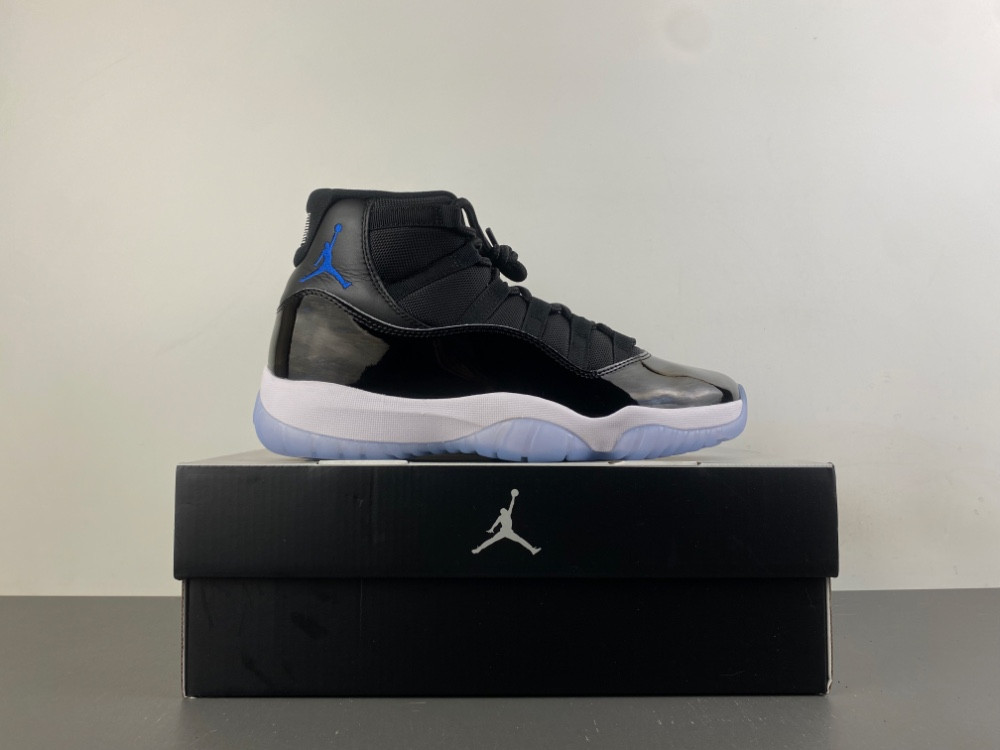 Air Jordan 11 CT8012-900