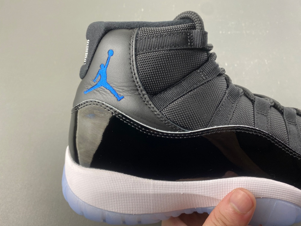 Air Jordan 11 CT8012-900