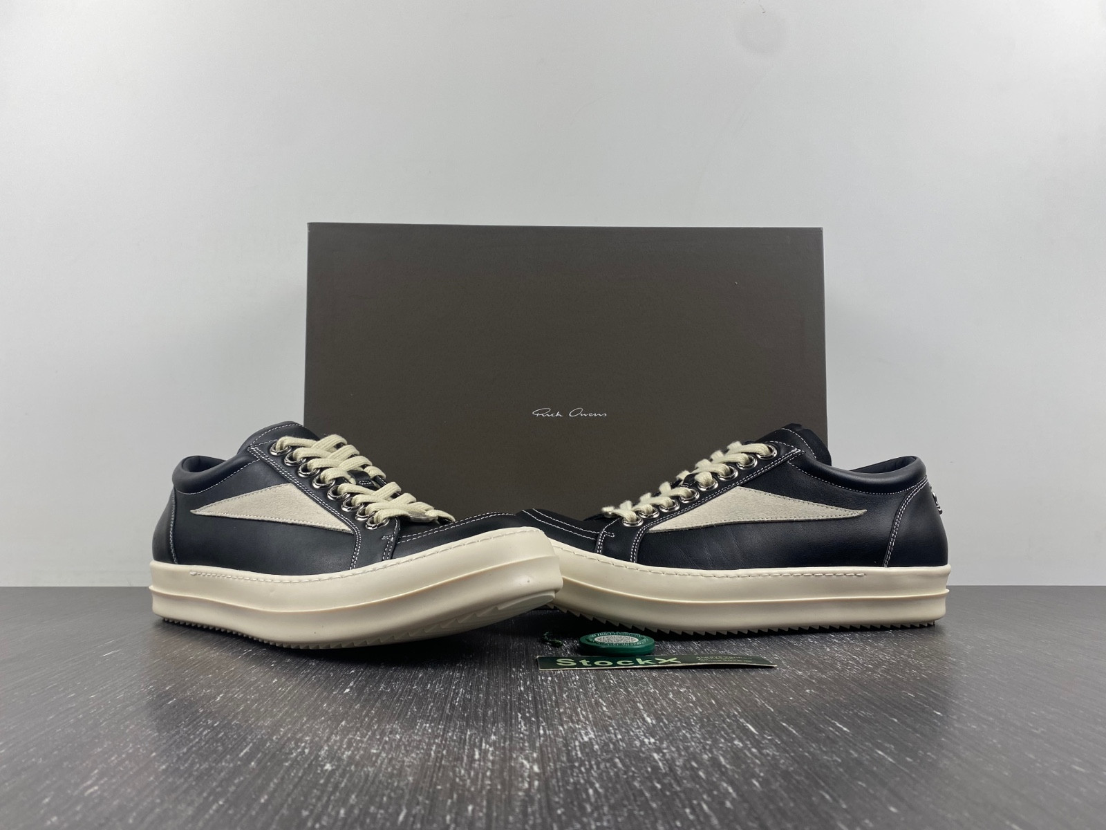 RO Sneakers