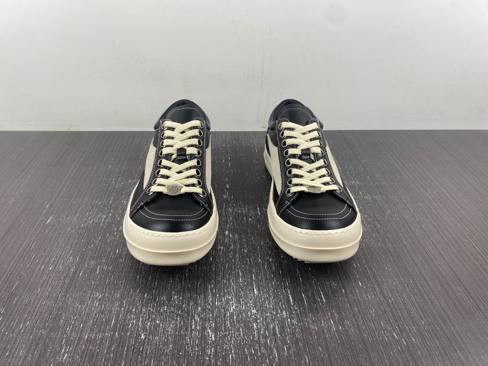 RO Sneakers