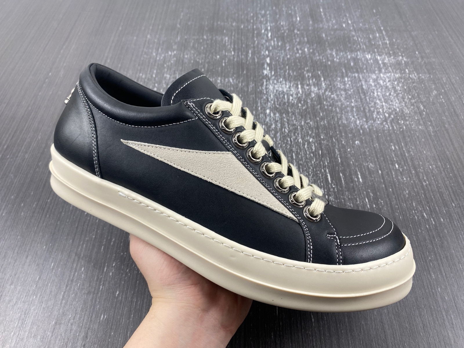 RO Sneakers