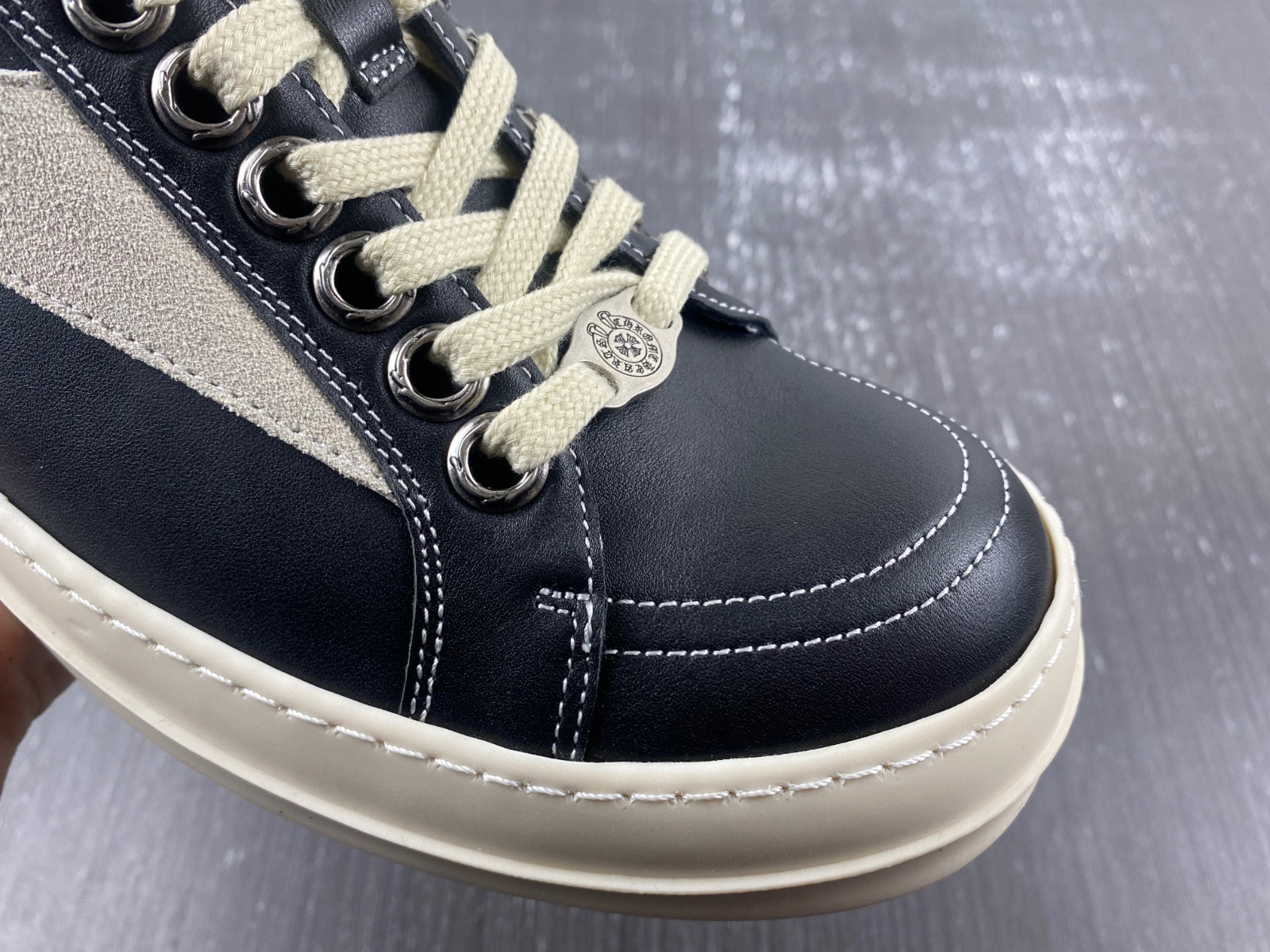 RO Sneakers