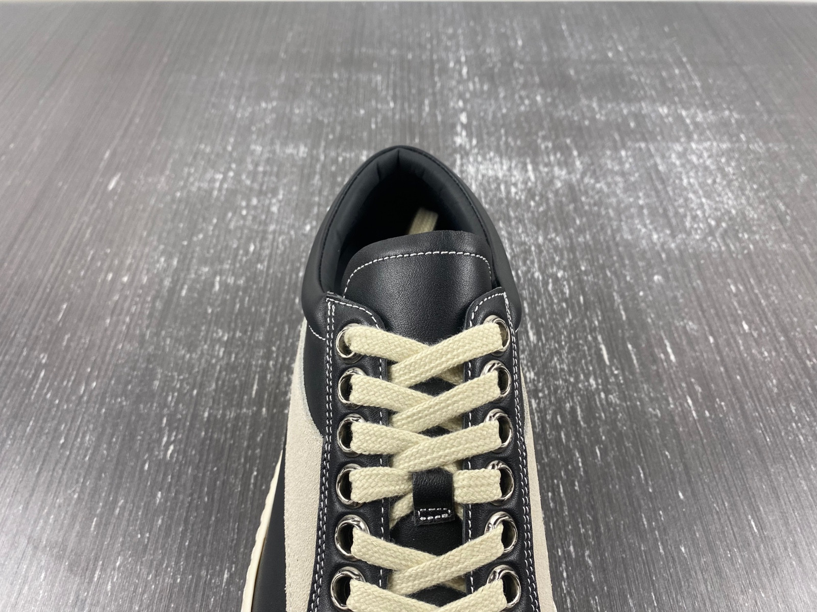 RO Sneakers