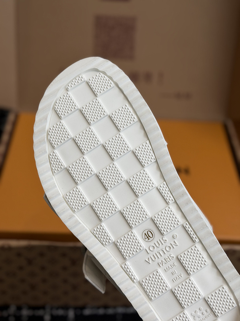 L*V Slides LVS-042