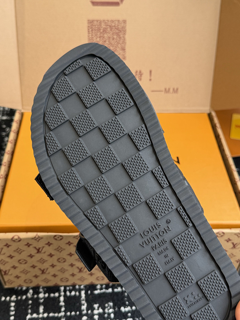 L*V Slides LVS-044