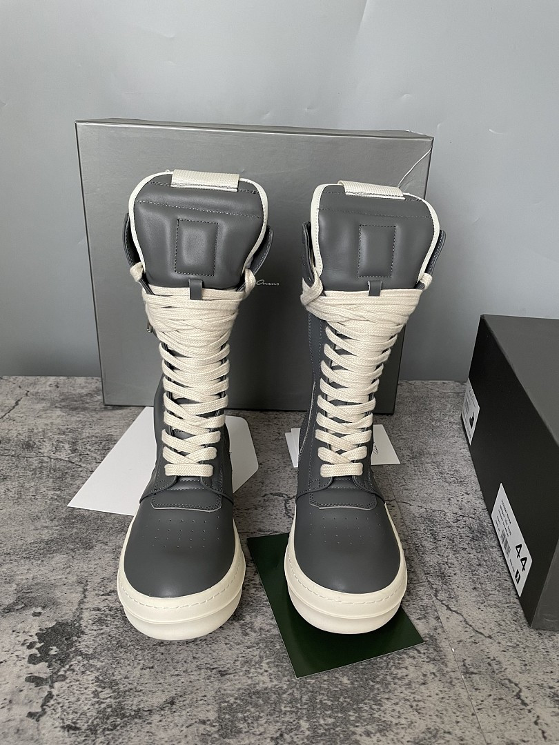 RO Sneakers