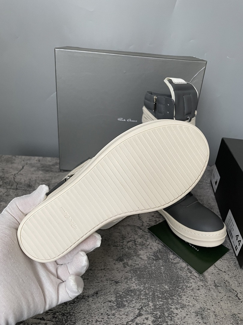 RO Sneakers