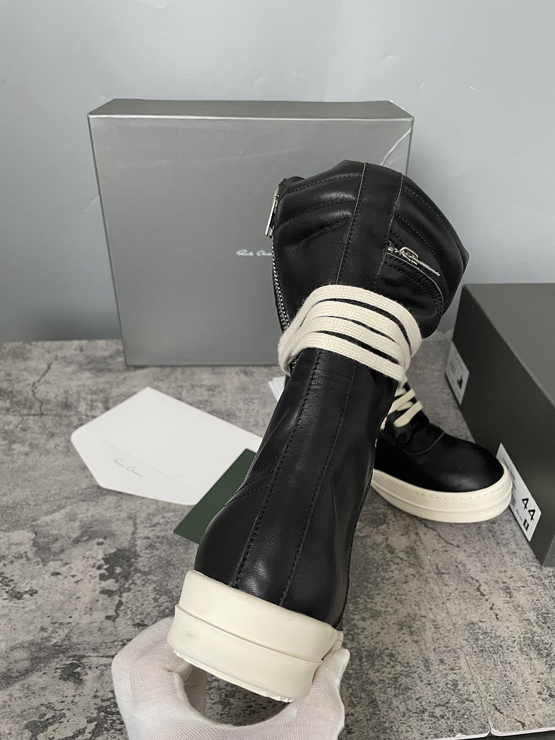 RO Sneakers