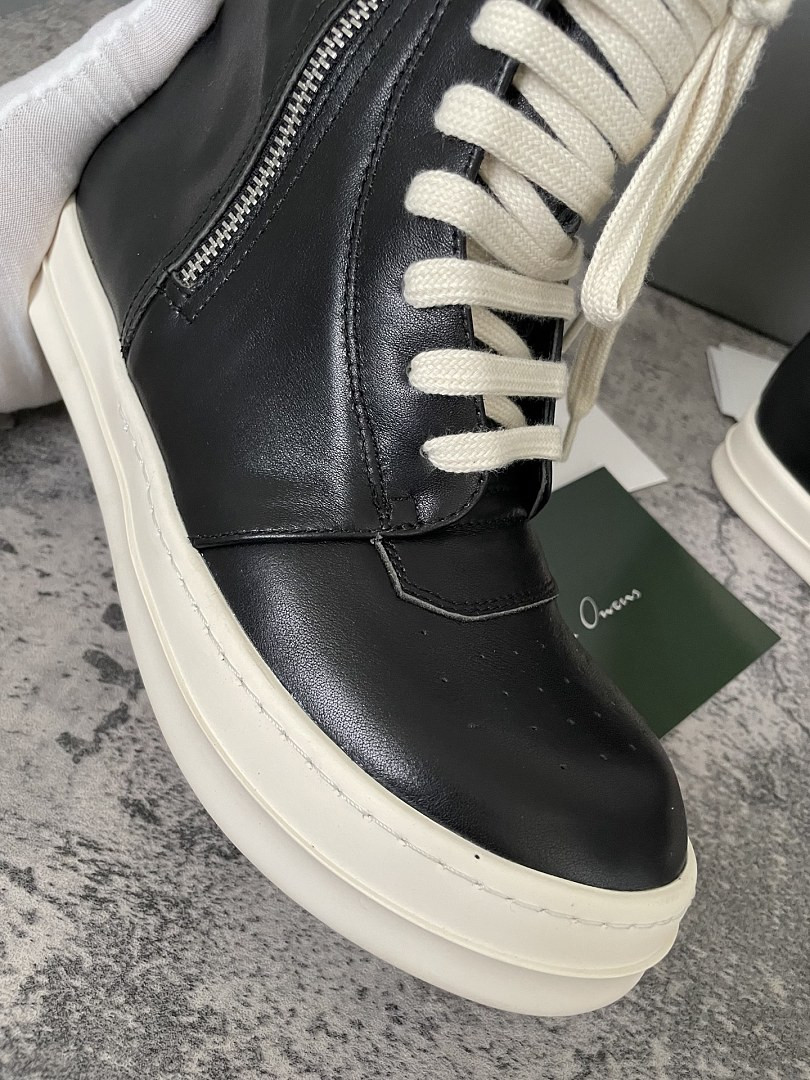 RO Sneakers