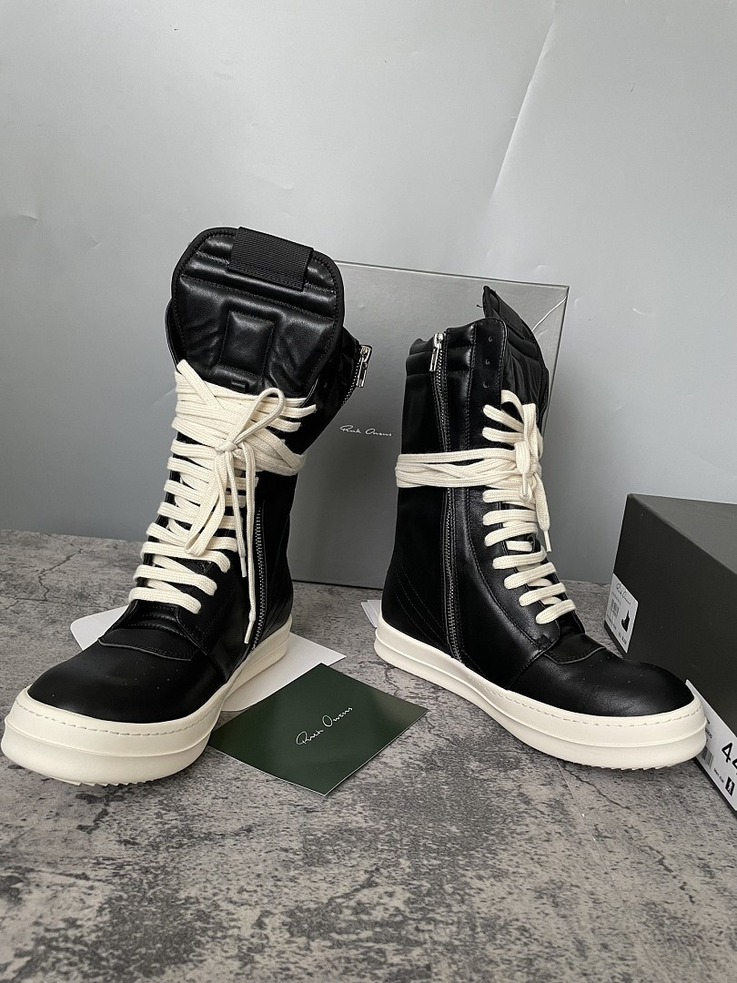 RO Sneakers