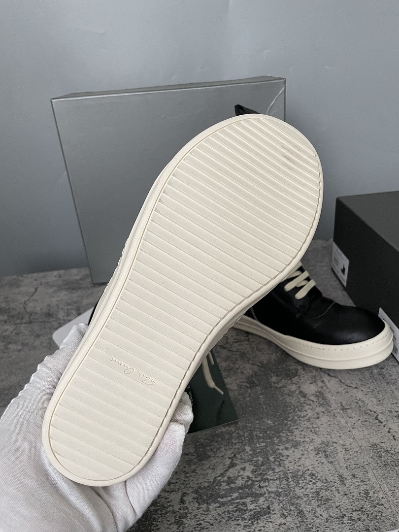 RO Sneakers