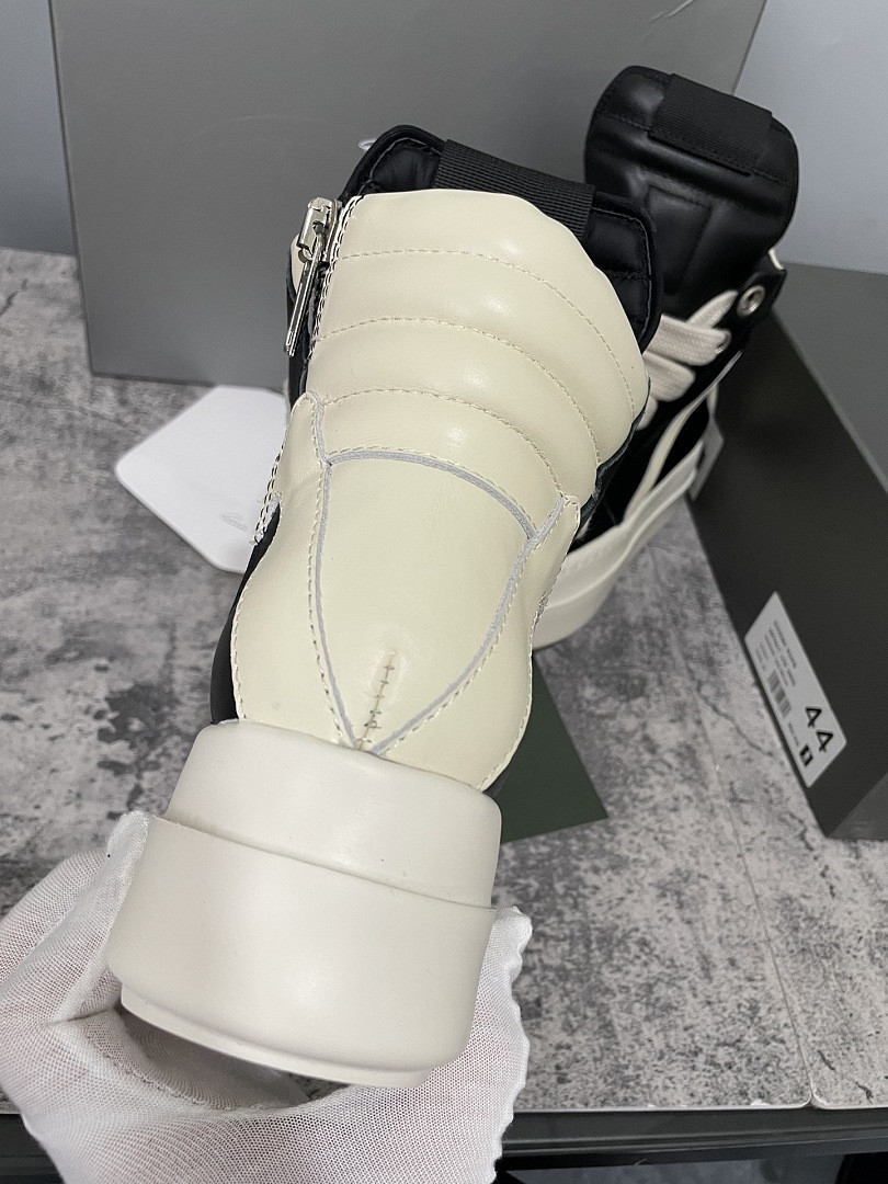 RO Sneakers