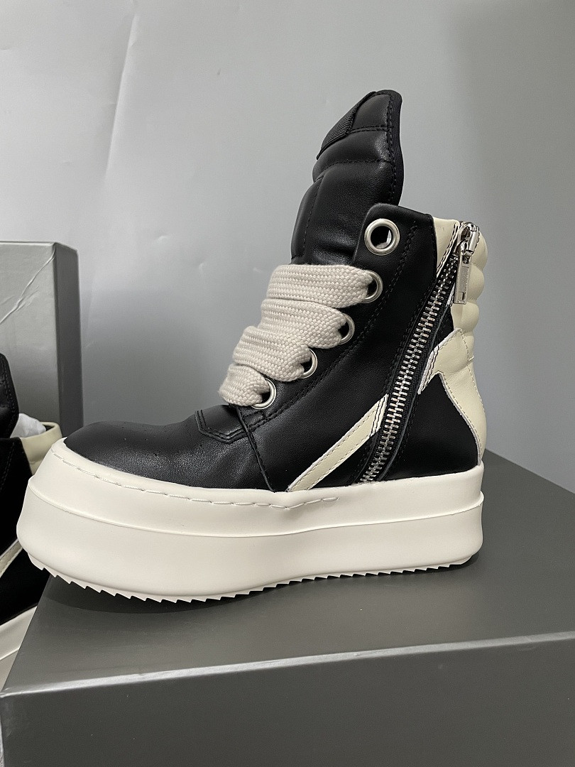 RO Sneakers