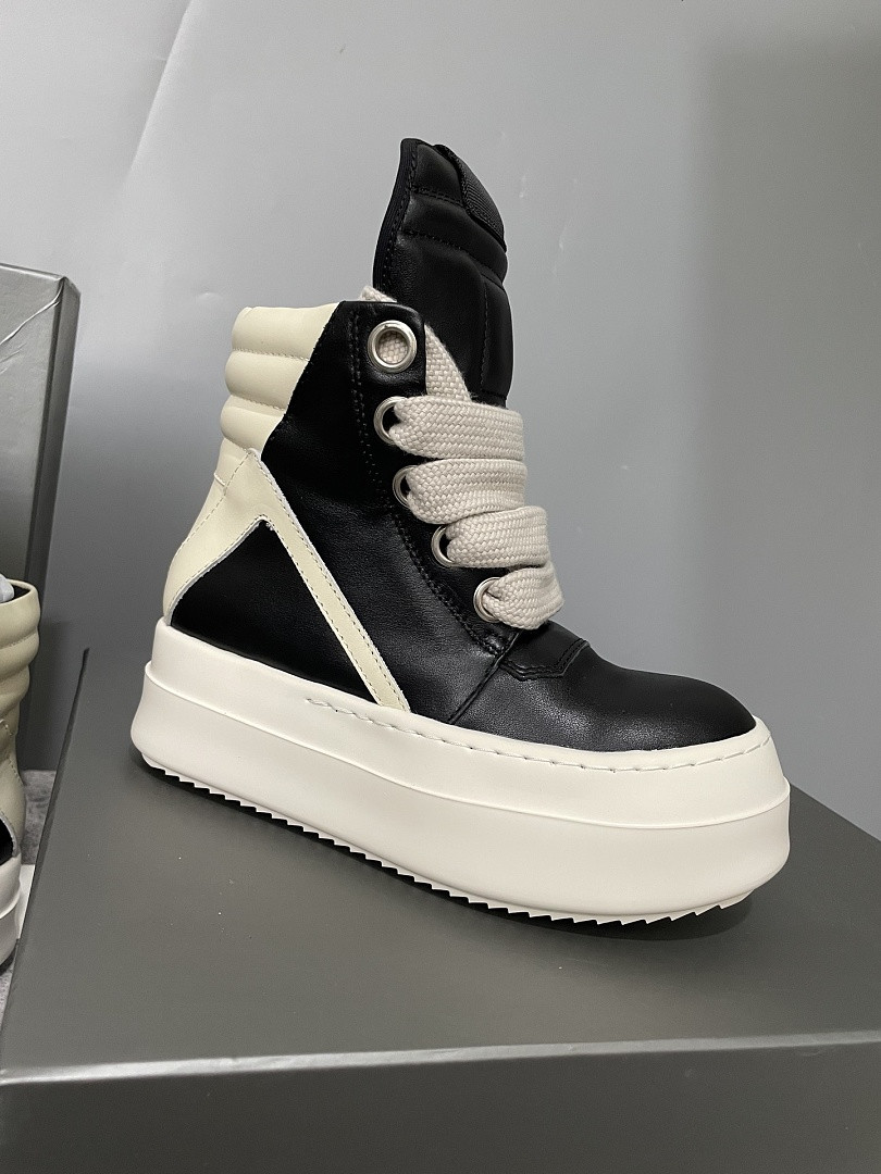 RO Sneakers