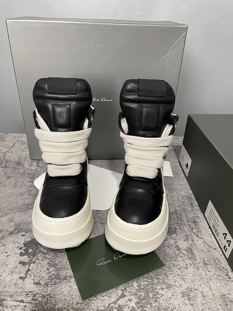 RO Sneakers