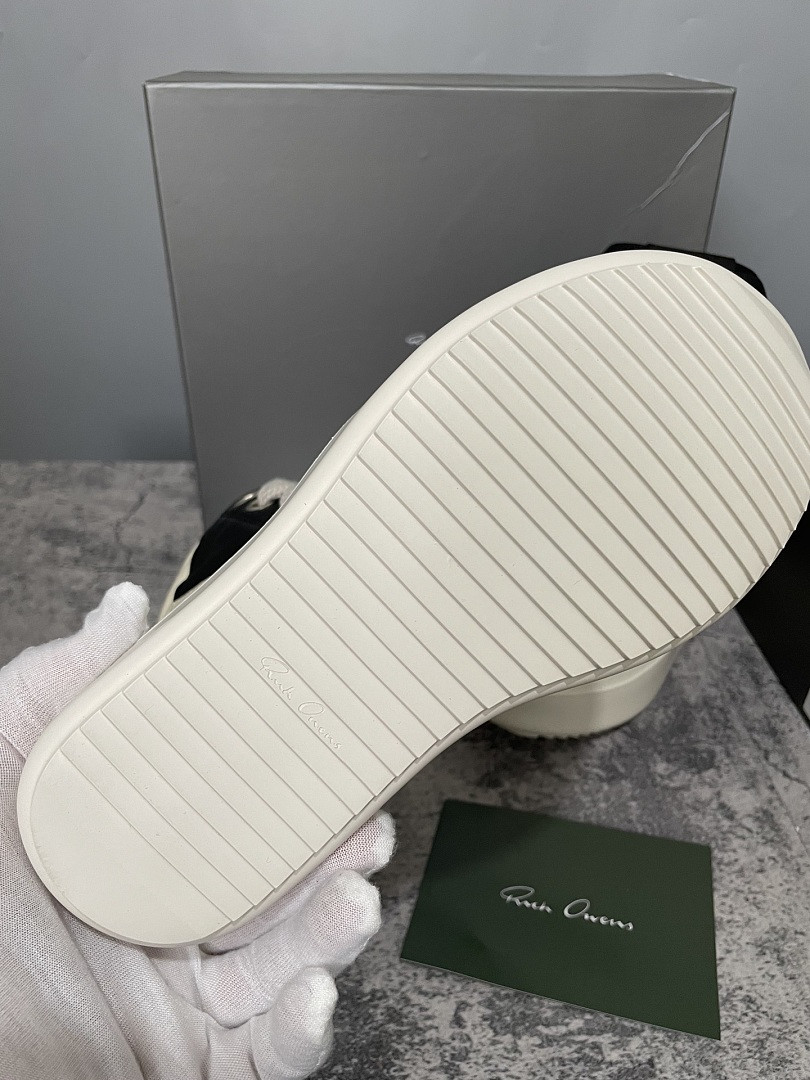 RO Sneakers