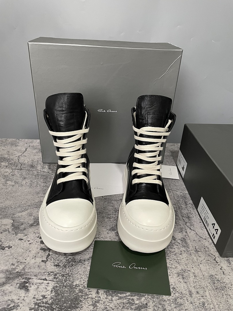 RO Sneakers