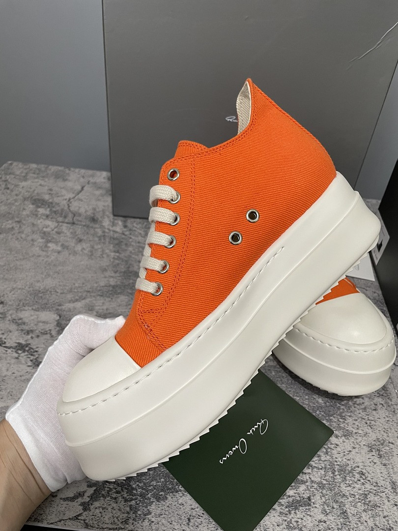 RO Sneakers