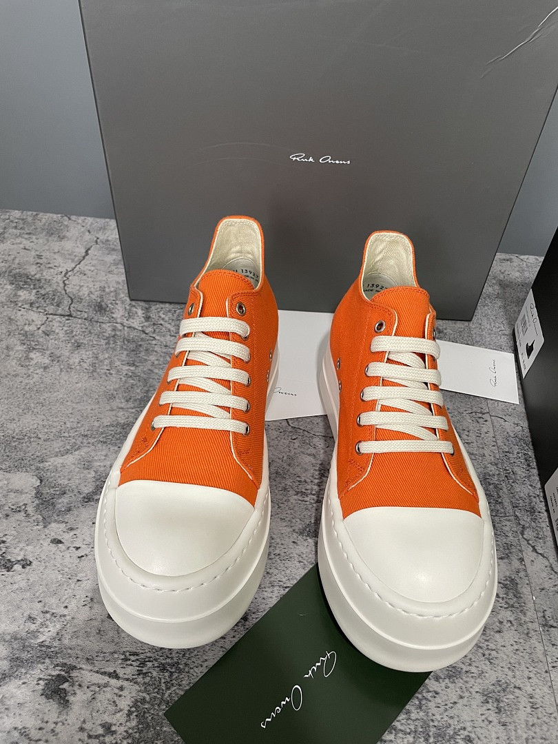 RO Sneakers