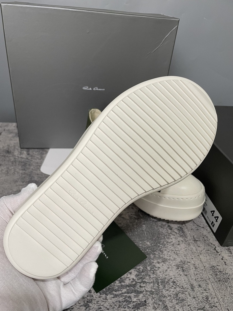 RO Sneakers