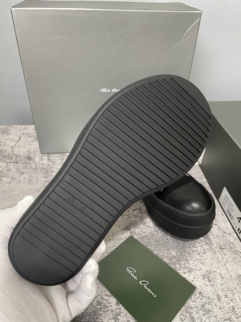 RO Sneakers