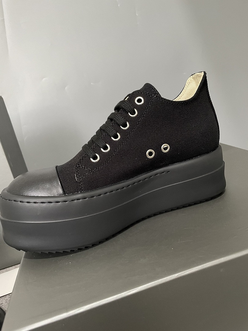 RO Sneakers