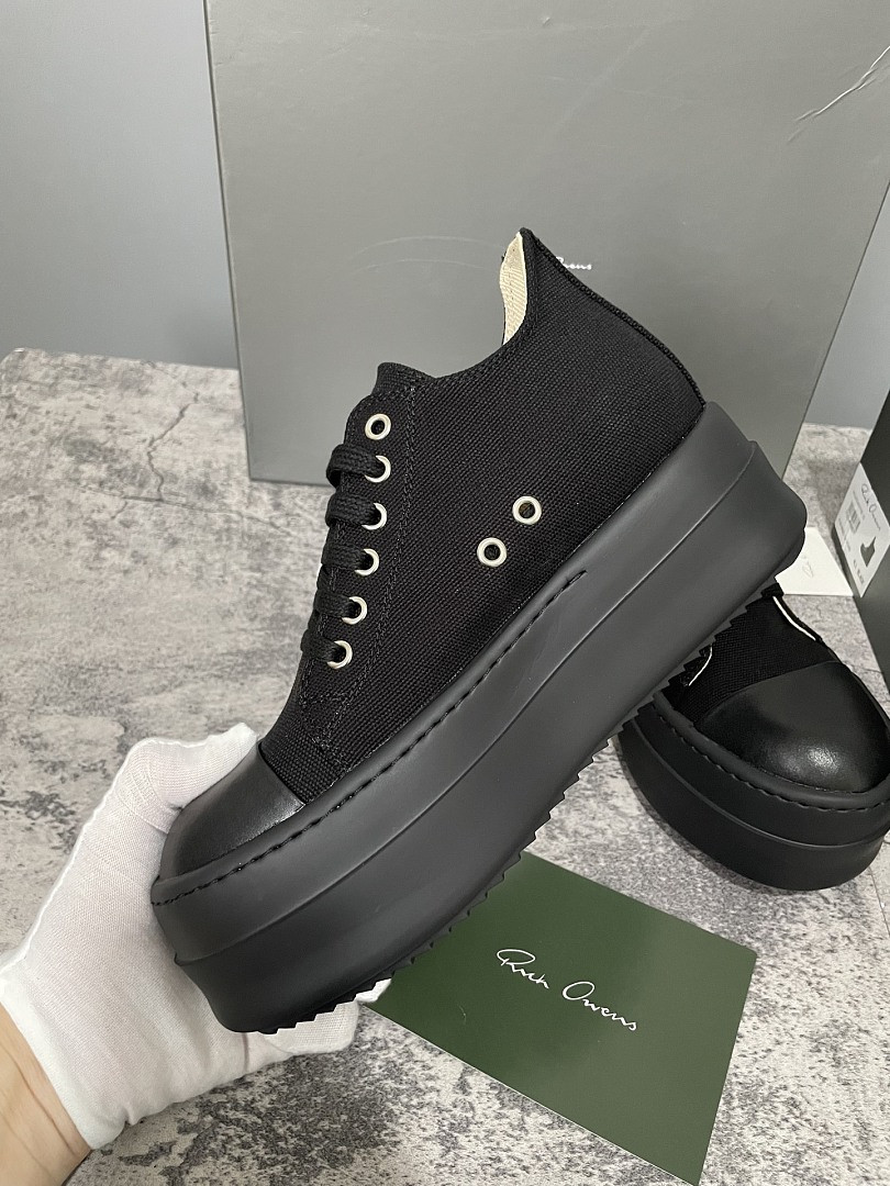 RO Sneakers