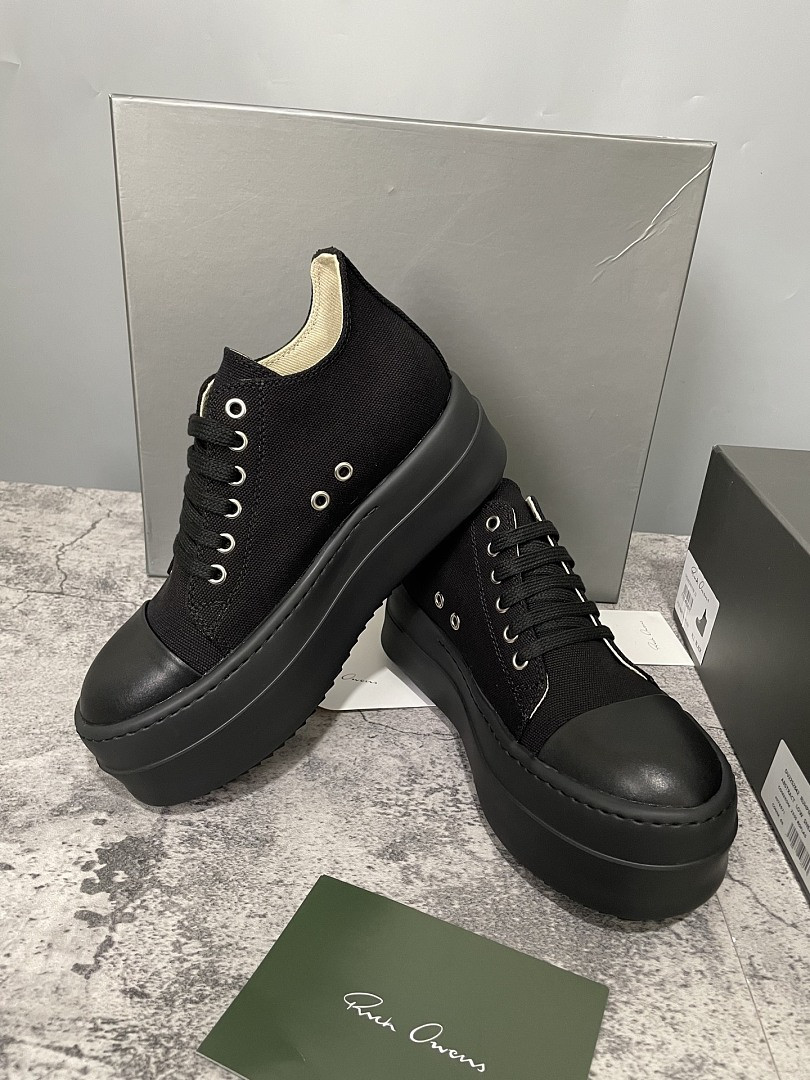 RO Sneakers