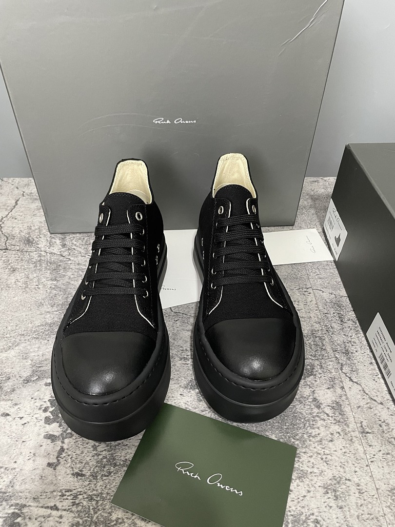 RO Sneakers