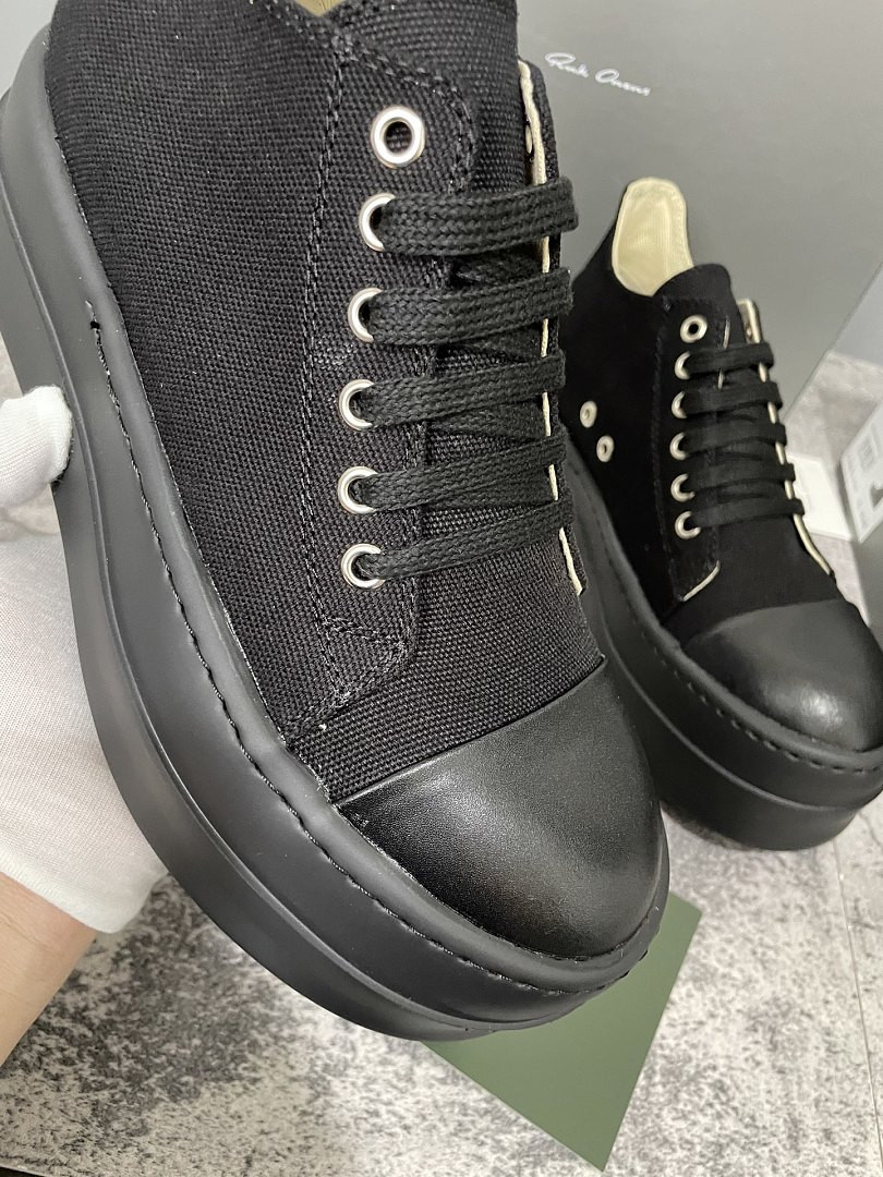 RO Sneakers