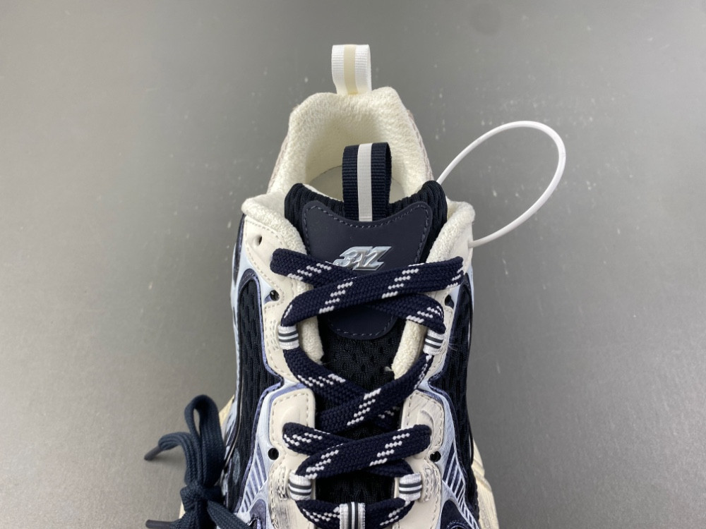 Ba1en*iaga Sneaker 3XL