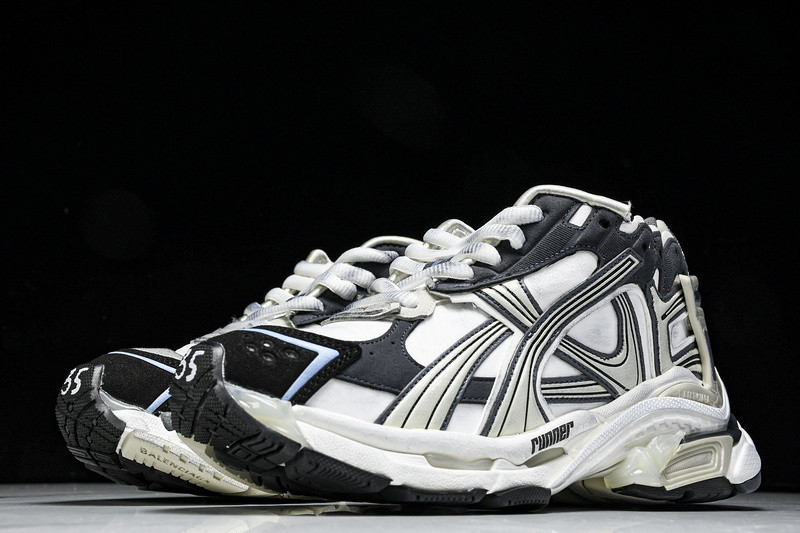 Balenciaga Runner W3RNY 063