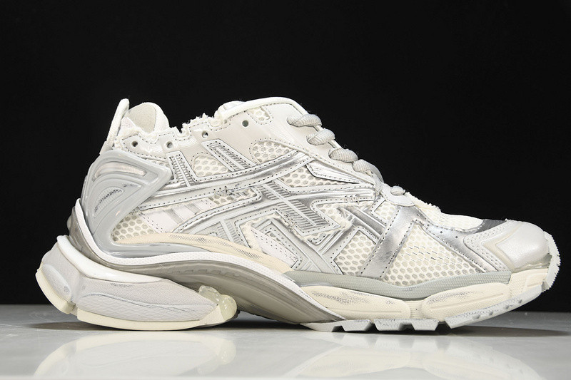Balenciaga Runner W3RBL-8100