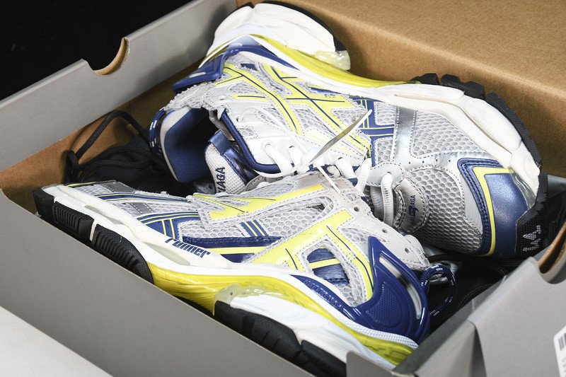 Balenciaga Runner W3RB5-9174