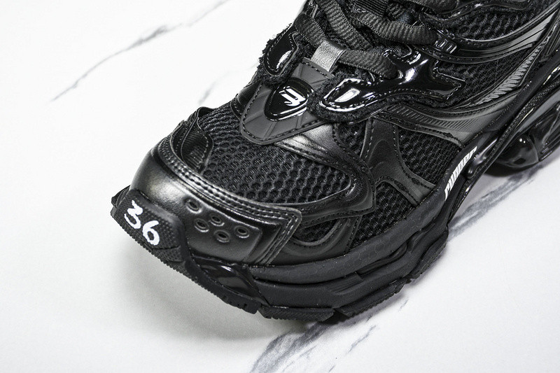 Balenciaga Runner W3RXP-1090