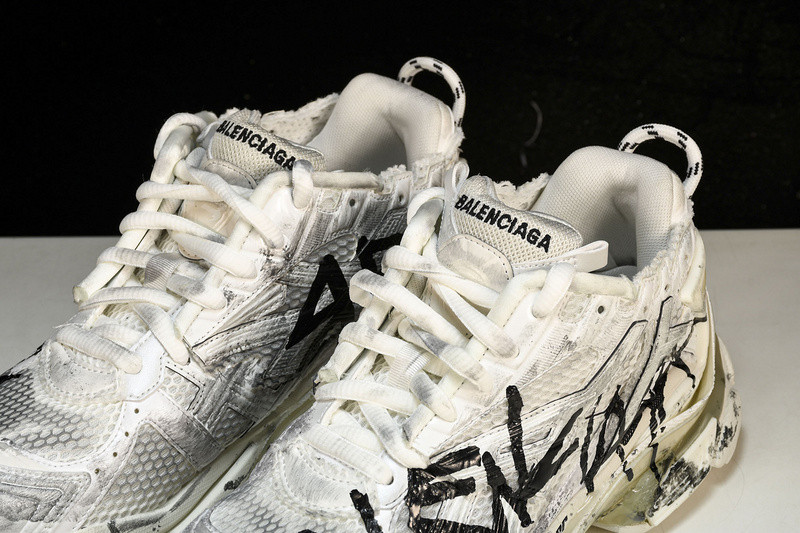 Balenciaga Runner 677402 W3RBQ 9010