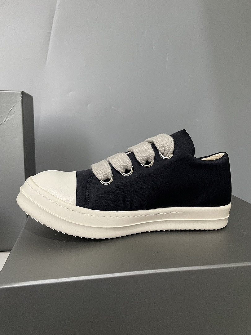 RO Sneakers