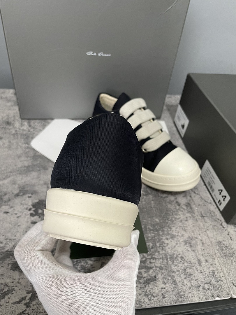 RO Sneakers