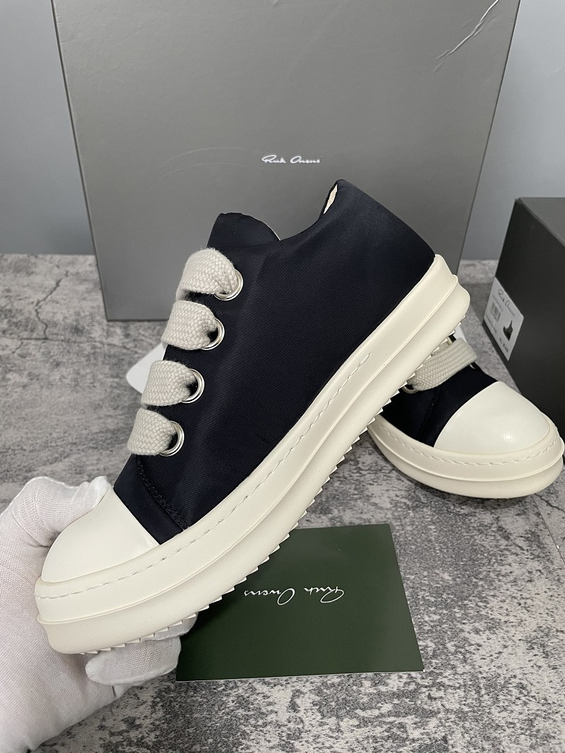 RO Sneakers