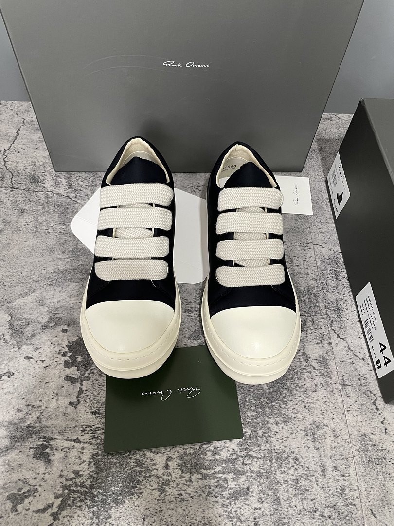 RO Sneakers