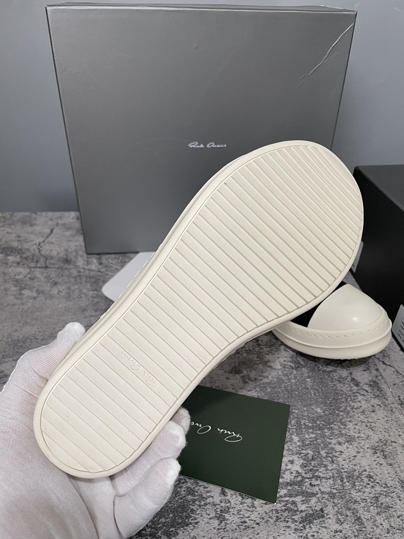 RO Sneakers