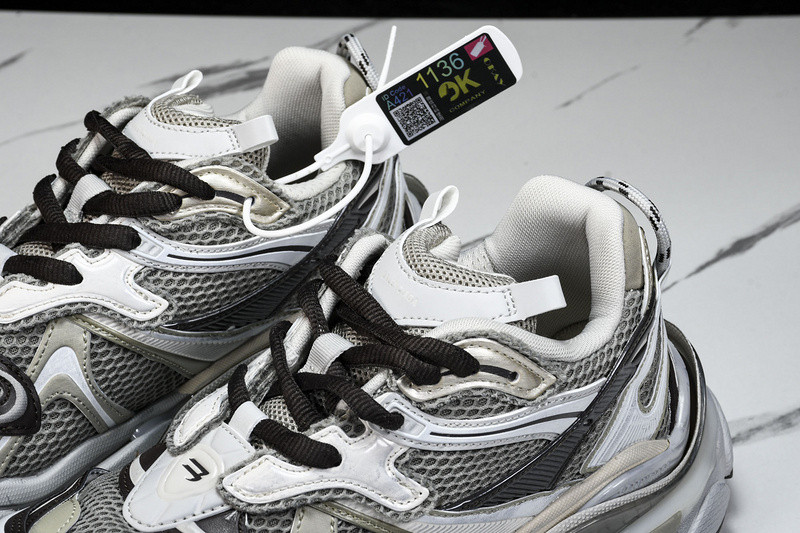 Balenciaga Runner W3RXP-2000