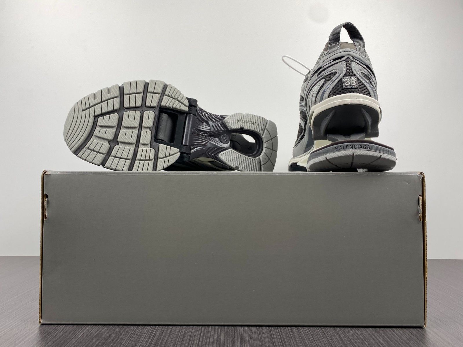 Ba*len*cia*ga xpander 653870 w2ra3 1212