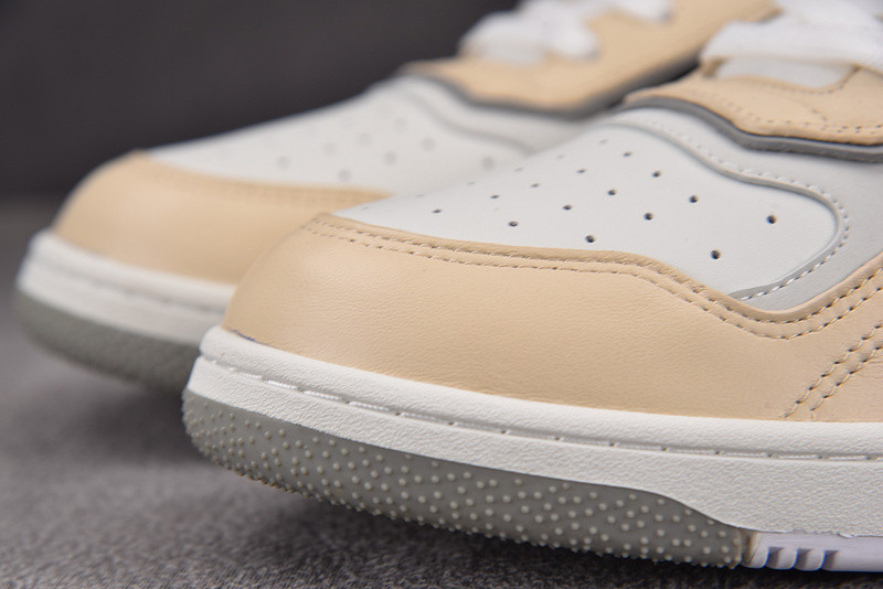 DR B27 Sneaker